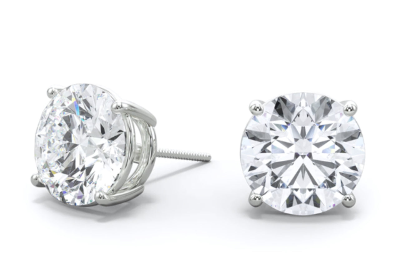 Natural diamonds set in 10k gold